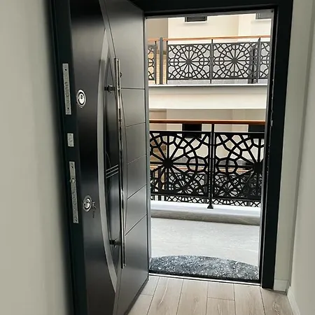 Dzenanas Homes Ντιντίμ